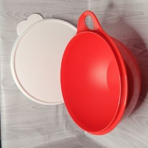 Tupperware That's a Bowl JR Red New